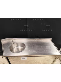 Rozsdamentes mosogatóasztal szekrénnyel