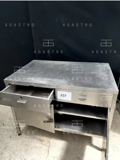 Rozsdamentes munkaasztal fiókkal és szekrénnyel