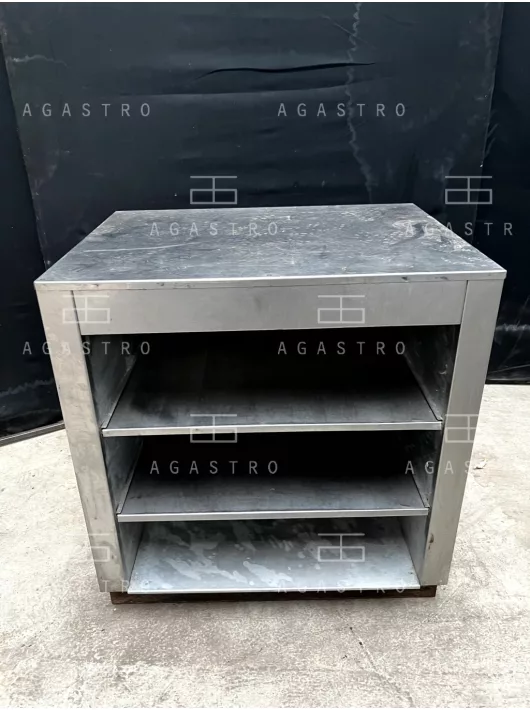 Részben rozsdamentes nyitott szekrény