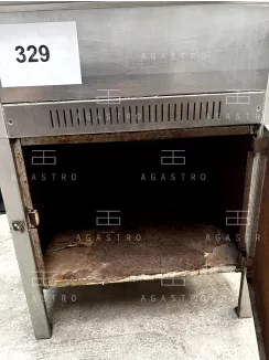 Rozsdamentes asztal tárolóval