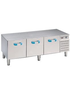   BR3P6 - Háromajtós alacsony hűtött munkaasztal - 1600 x 600 x 580 mm