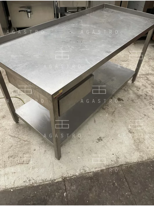 Használt rozsdamentes asztal alsó polccal és fiókkal