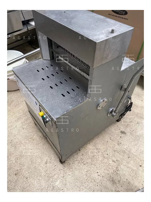 Használt kenyérszeletelő