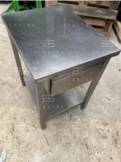 Használt rozsdamentes asztal alsó polccal és fiókkal